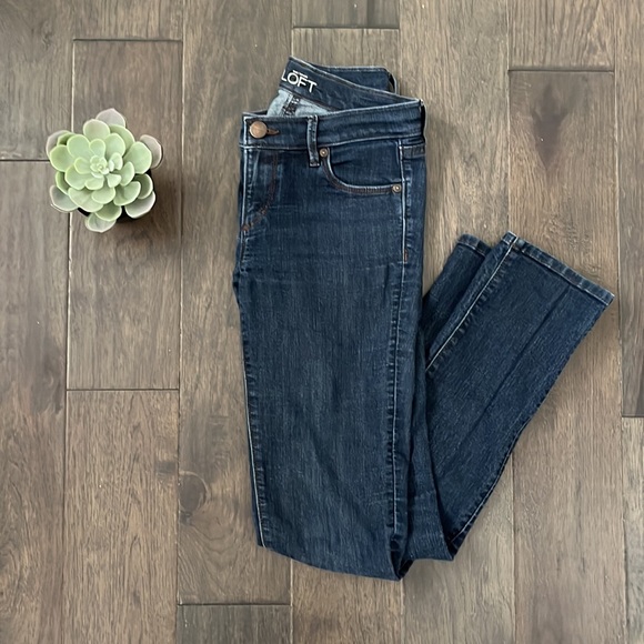 🌸 3/$25 LOFT | Modern Straight Jeans - Picture 3 of 8